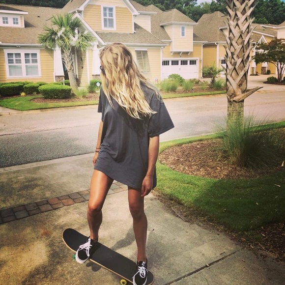 Meet your Posher, Courtney - Picture 1 of 1